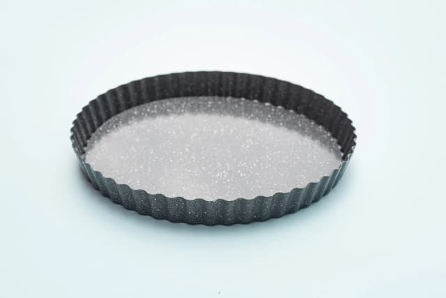 תבנית פאי עגולה מתפרקת 24 סמ קרבון סטיל