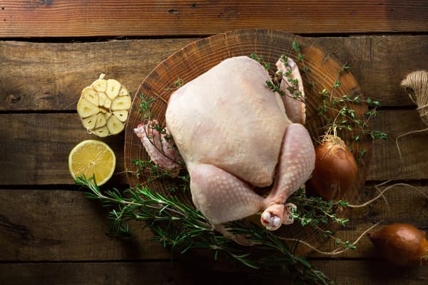 עוף שלם טרי תפזורת