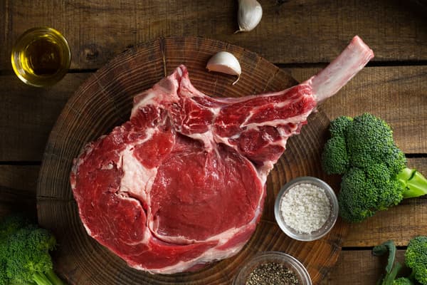 סטייק עם עצם  טרי**.