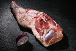 כתף טלה חלק טרי אדום אדום