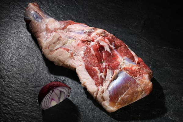 כתף טלה חלק טרי אדום אדום