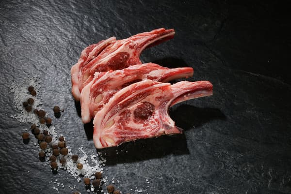 צלעות טלה חלק טרי אדום אדום