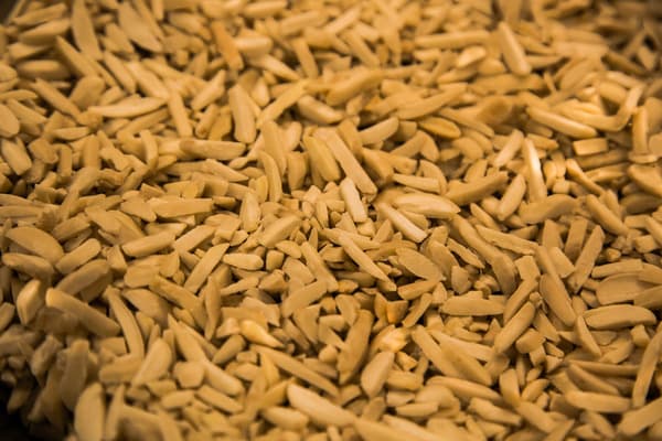 שקד מולבן משובב תפזורת