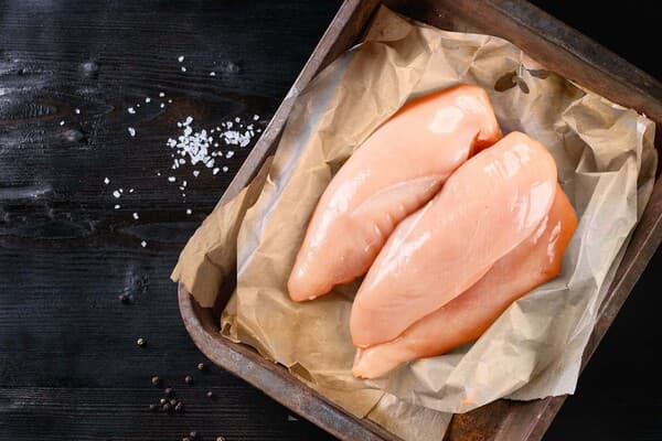 פילה עוף טרי במגש -ק