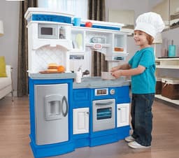 מטבח מקצועי כחול לבן ליטל טייקס