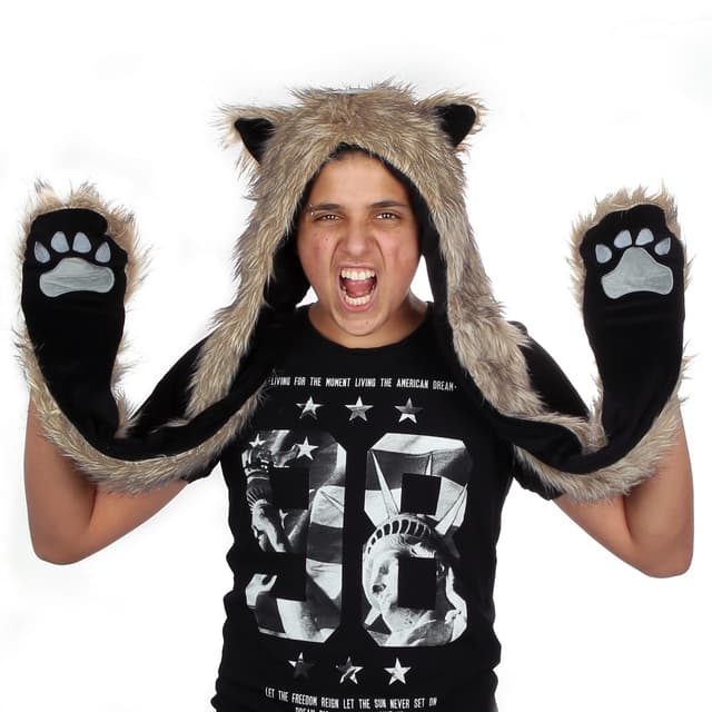 כובע דביבון כיסים