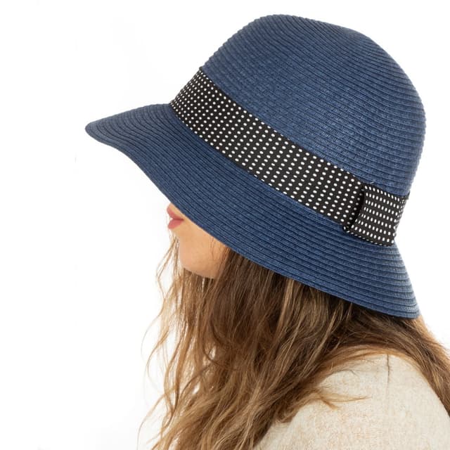 כובע קש נקודות