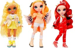 בובת אופנה ריינבו היי ג'וניור 22 ס"מ - אדומה/כתומה/צהובה