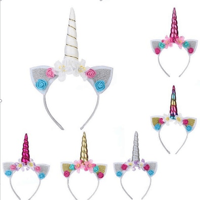 קשת חד קרן עם פרחים