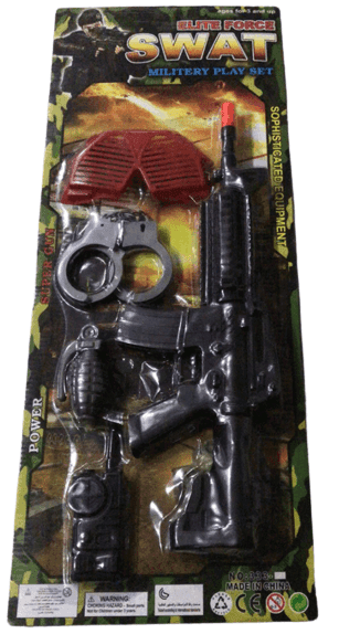 רובה צבאי כולל אזיקים משקפיים מכשיר קשר ורימון