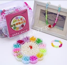 ערכת פנינים להכנת שרשראות צמידים וקשת שיער כולל כ 800 חרוזים ופנינים בצורות שונות דגם 6