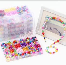 ערכת פנינים להכנת שרשראות צמידים וקשת שיער כולל כ 800 חרוזים ופנינים בצורות שונות דגם 7