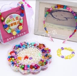 ערכת פנינים להכנת שרשראות צמידים וקשת שיער כולל כ 800 חרוזים ופנינים בצורות שונות דגם 9