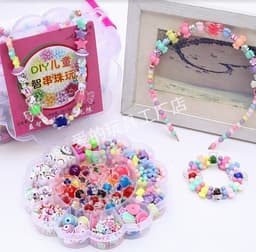 ערכת פנינים להכנת שרשראות צמידים וקשת שיער כולל כ 800 חרוזים ופנינים בצורות שונות דגם 15