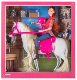 רוכבת אלופת עולם על סוס לבן עם שיער כולל אביזרים