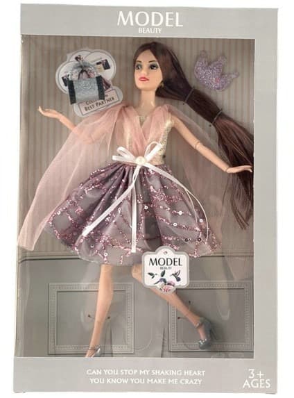 בובוה עם שיער ארוך ושמלה מפוארת סגולה