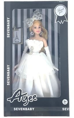 בובת אופנה EMILY עם שמלת נשף מפוארת לבנה קשת ראש ועגילים