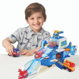 נושאת מטוסים עולמית של מטוסי על