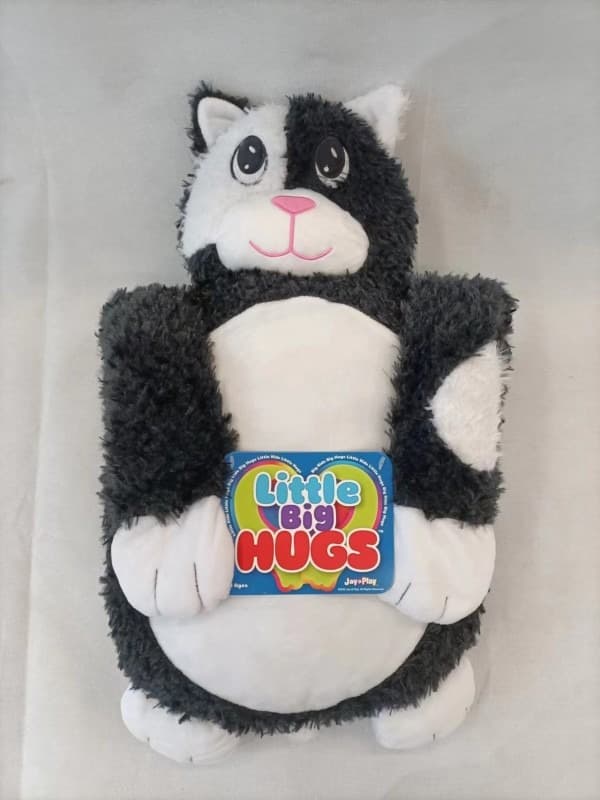 חיבוקי - חתול שחור/לבן