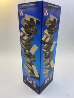 המגדל הנופל מעץ בקופסה