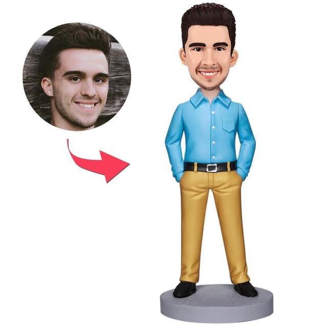 בובל הד - מנהל במכנסיים צהובים