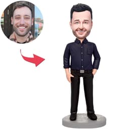 בובל הד - איש עסקים בחליפה שחורה