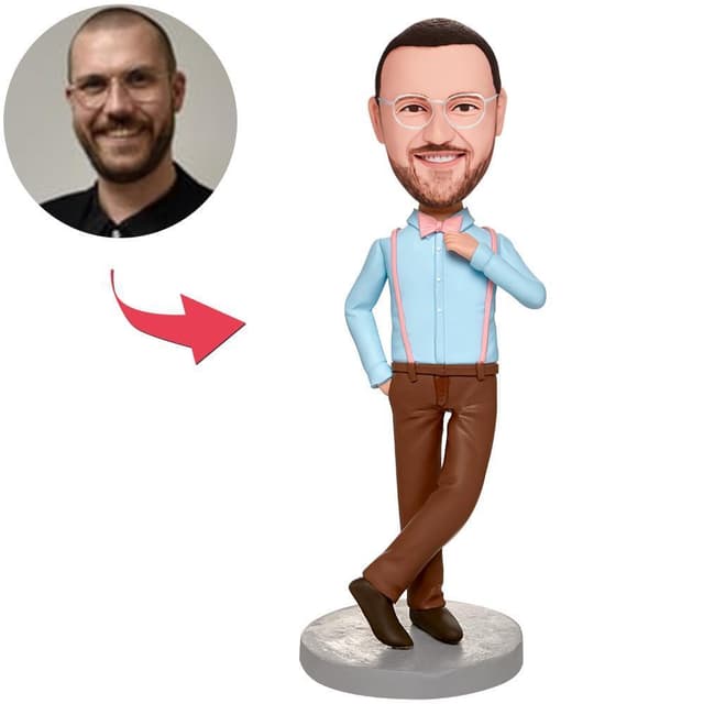 בובל הד - גבר מודרני בגדים כחולים