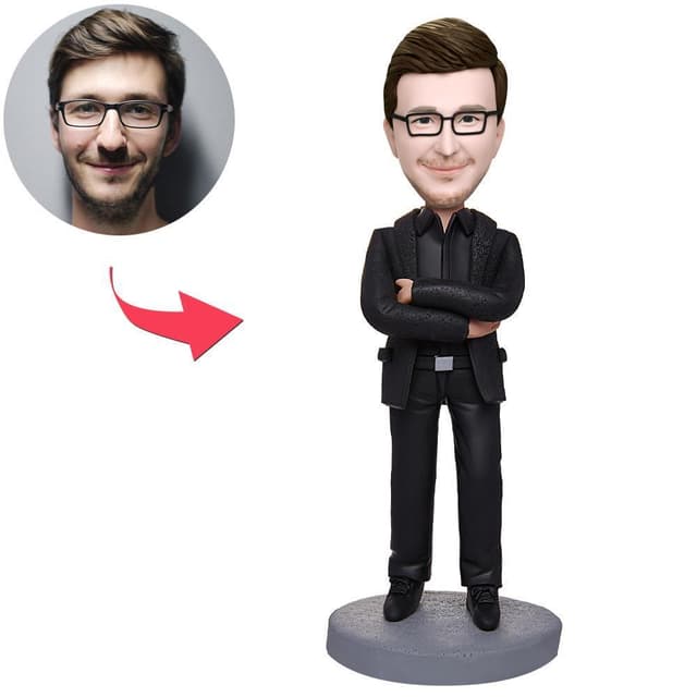 בובל הד - בוס עם זרועות מקופלות