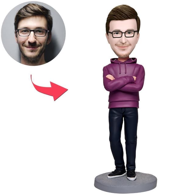 בובל הד - גבר מודרני בלבוש סגול