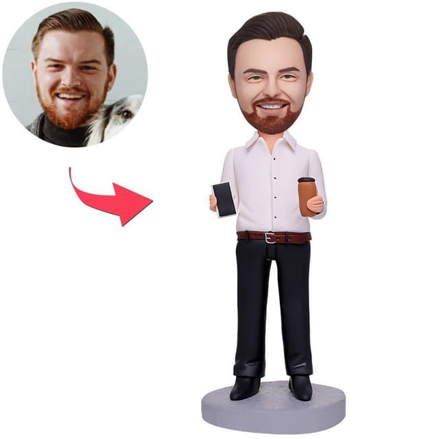 בובל הד - איש עסקים מחזיק קפה וטלפון נייד