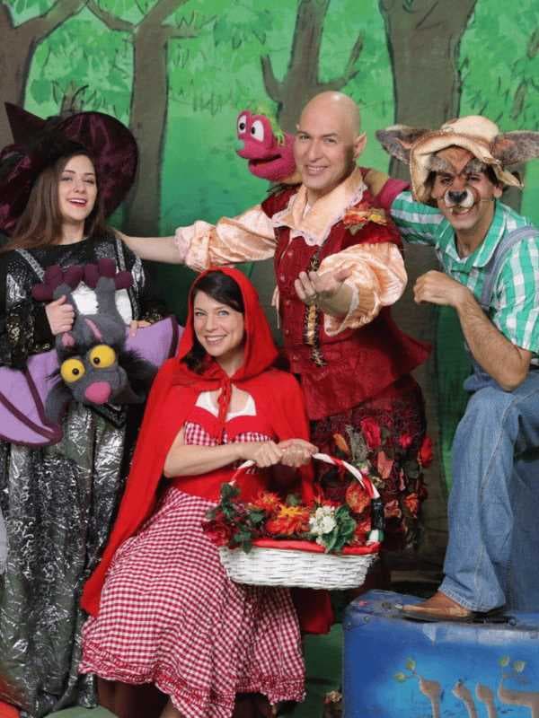 רונן בארץ הסיפורים