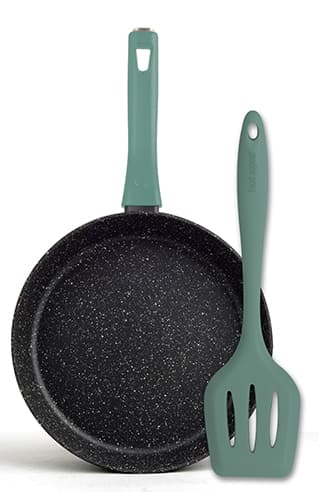 מארז טיגון - מחבת 20 ס"מ + תרווד סיליקון מחורץ +CASUAL ירוק מבית Food appeal