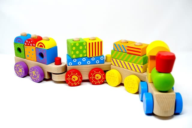 צעצוע עץ, רכבת ענק צבעונית הכוללת 22 חלקים בצורות הנדסיות שונות - ToySale חנות הצעצועים הזולה במדינה