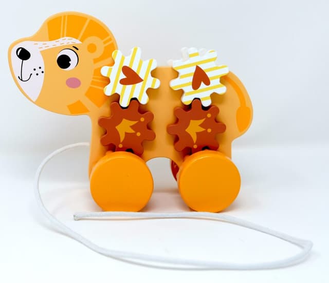 צעצוע משיכה מעץ מלא לתינוקות, אריה נגרר, הכולל פעלולון להתפתחות הילד, חוט נשיאה וגלגלים - ToySale חנות הצעצועים הזולה במדינה