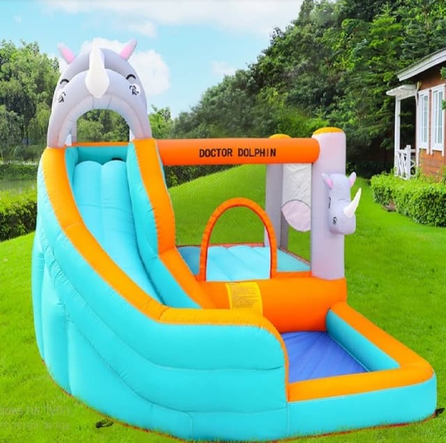 מתנפח גדול + משטח קפיצה + מגלשה + קיר טיפוס + ברכה קטנה Doctor Dolphin - ToySale חנות הצעצועים הזולה במדינה