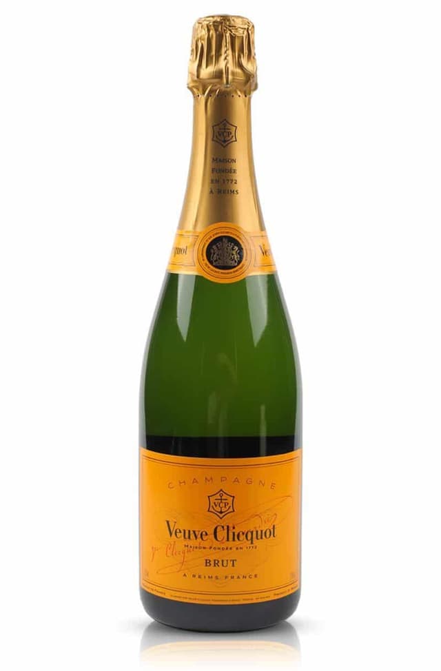 שמפניה וו קליקו ברוט 750 מל Yellow label