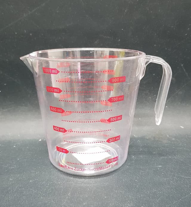 כד מידה פלסטיק 1 ליטר קונים רק באטרקציה מהיבואן לצרכן