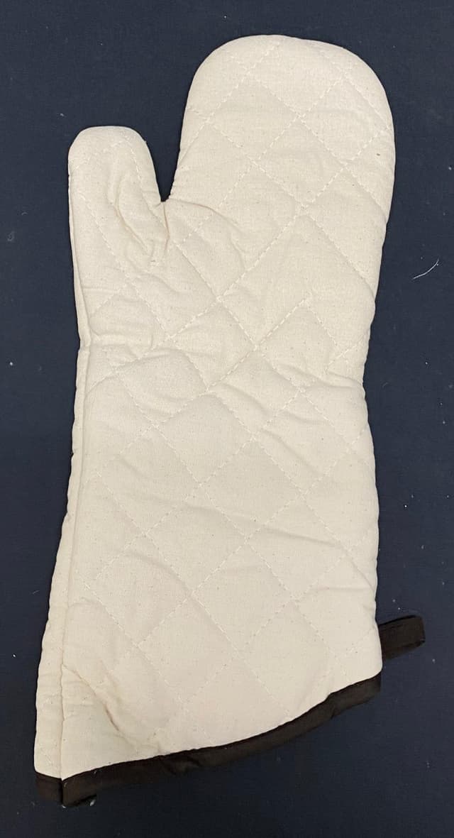 כפפת בד עבה 38 סמשומרת על בטיחות ומאפרת לאחוז דברים חמים