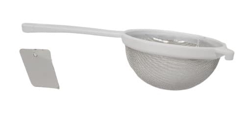 מסננת עם ידית פלסטיק - קוטר 11 ס"מאתר אטרקציה אונליין