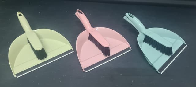 יעה פלסטיק + מברשת ניקוי אטרקציה אונליין מהיבואן לצרכן