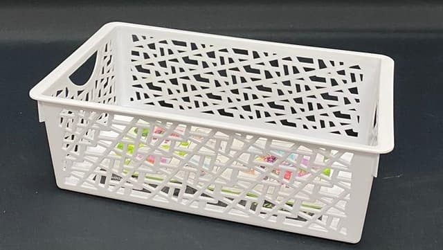 סלסלה דגם זיגזג בצבע לבן 26X14 קונים בזול באטרקציה