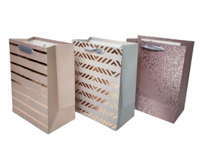 שקית מתנה במבחר דגמים 23X18 ס"מבאתר אטקציה