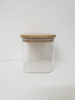 צנצנת זכוכית מרובעת עם מכסה במבוק סגירה וקום 750 מל