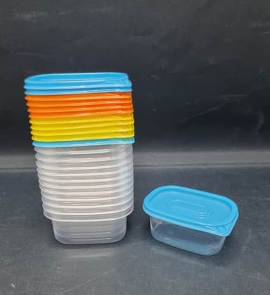 סט 12 קופסאות פלסטיק מלבניות מכסים צבעוניים 12X6 סמ