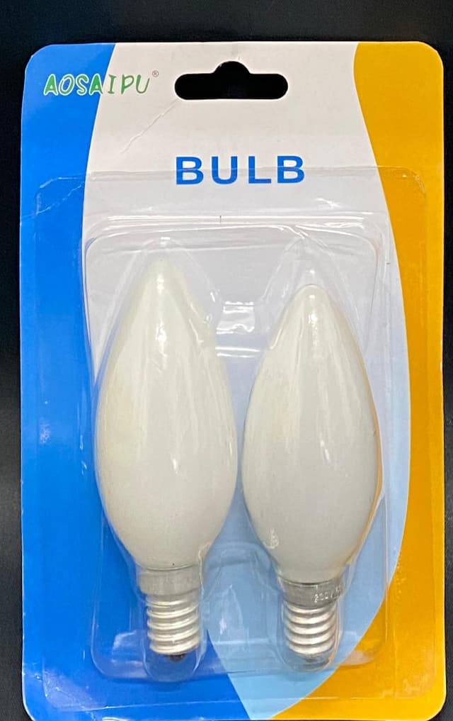 זוג נורות 60W בצורת נר - הברגה דקה - אור צהוב קונים רק באטרקציה מהיבואן לצרכן