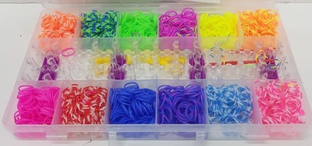 ערכת גומיות להכנת צמידים ושרשראות במזוודה באטרקציה אונליין