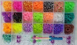 ערכת גומיות להכנת צמידים ושרשראות במזוודה באטרקציה אונליין