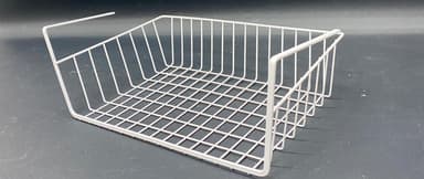 מדף רשת מתכת ניתלה על מדפים - לבן 31X25 קונים רק באטרקציה מהיבואן לצרכן