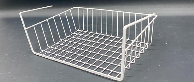 מדף רשת מתכת ניתלה על מדפים - לבן 31X25 קונים רק באטרקציה מהיבואן לצרכן