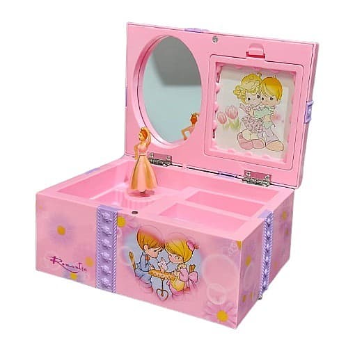 תיבת תכשיטים מנגנת קונים באתר אטרקציה מהיבואן לצרכן